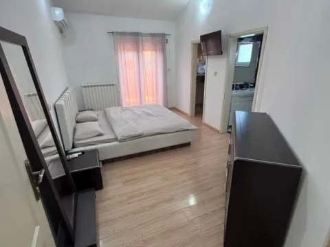Izdavanje, kuća, 330m², Zeta, Podgorica - image 12