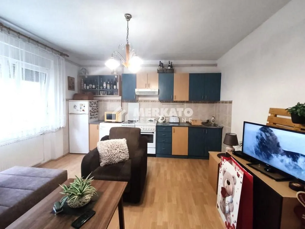 Prodaja, kuća, 190m², Berbersko staro, Zrenjanin