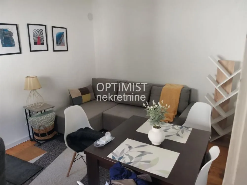 Izdavanje, dvosoban stan, 46m², Zemun Gornji Grad, Zemun Sve Podlokacije