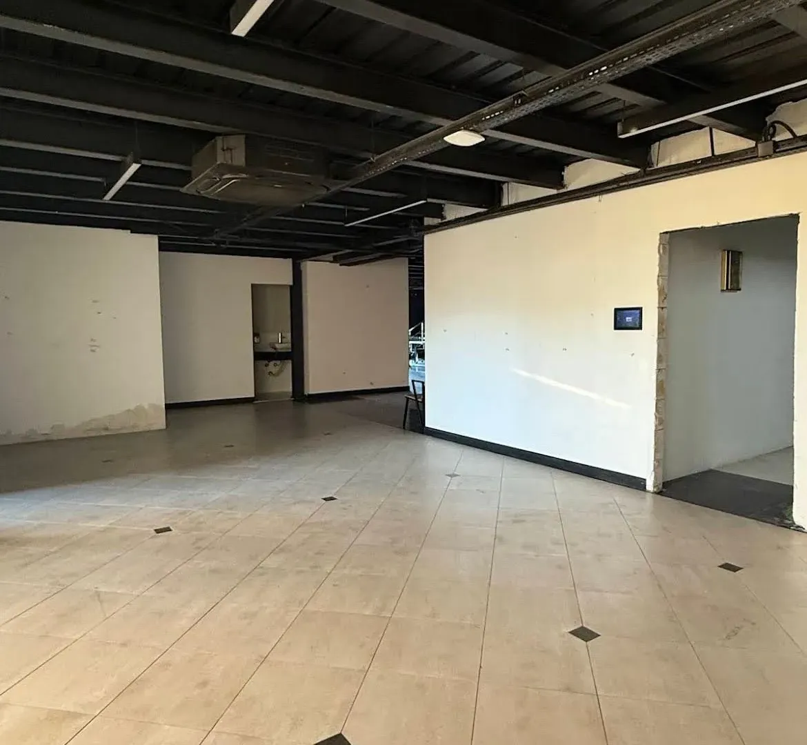 Izdavanje, poslovni prostor, 740m², Zeta, Podgorica