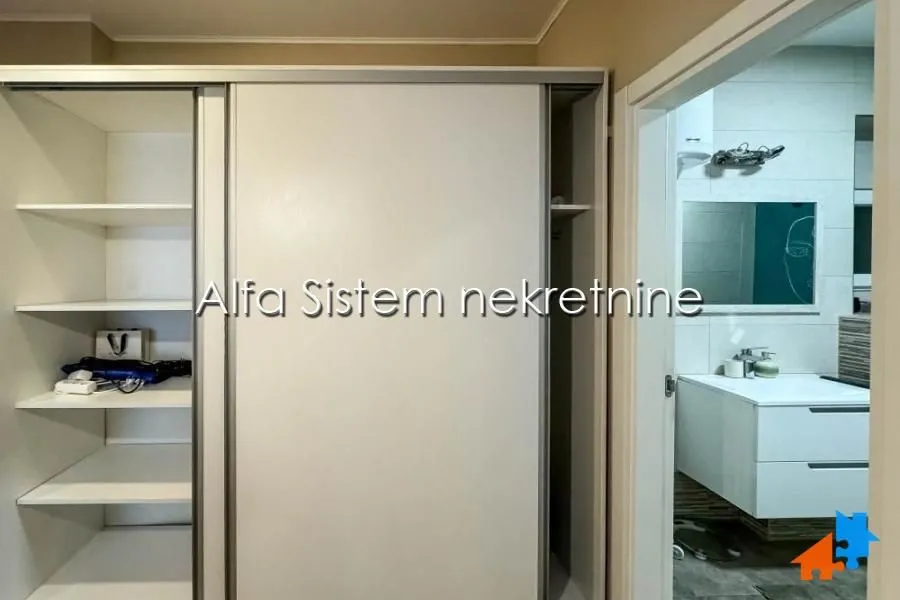 Rent, two bedroom apartment, 68m², Kalenić Pijaca, Vračar Sve Podlokacije
