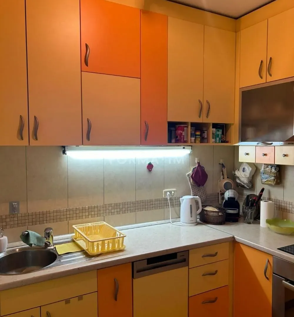 Rent, four bedroom apartment, 101m², Đeram Pijaca, Beograd