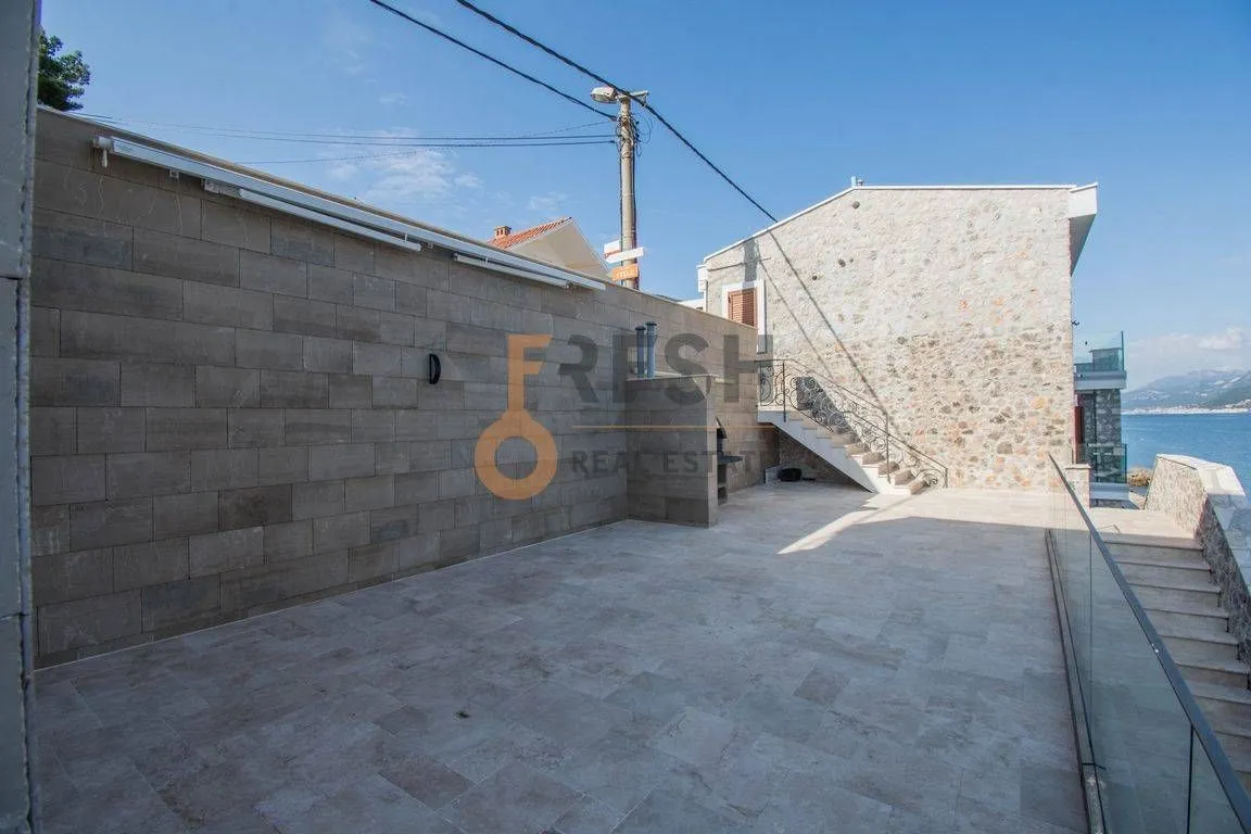 Sale, house, 240m², Tivat, Crna Gora