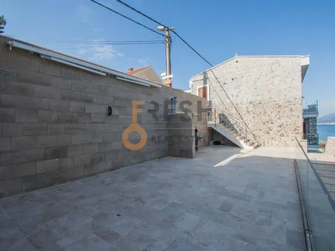 Prodaja, kuća, 240m², Tivat, Crna Gora - image 11