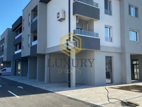 Rent, one bedroom apartment, 54m², Zabjelo, Podgorica - image 12