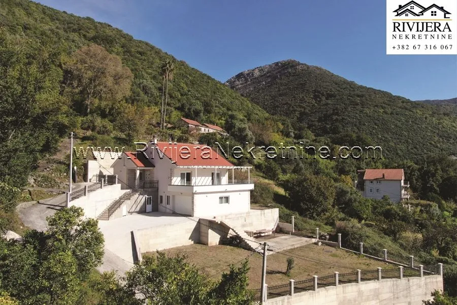 Prodaja, kuća, 220m², Zelenika, Herceg Novi
