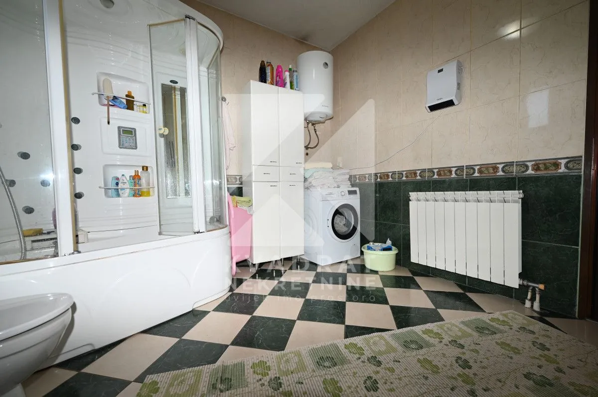 Prodaja, kuća, 250m², Donja Gorica, Podgorica