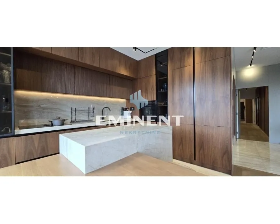 Sale, four bedroom apartment, 120m², Savski Venac, Beograd
