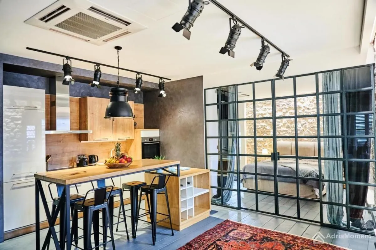 Sale, two bedroom apartment, 108m², Kotor, Crna Gora