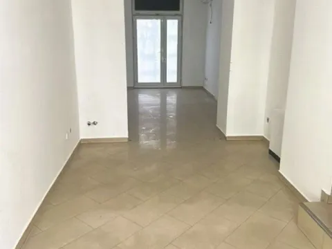 Rent, office space, 80m², Stari Aerodrom, Podgorica - image 6