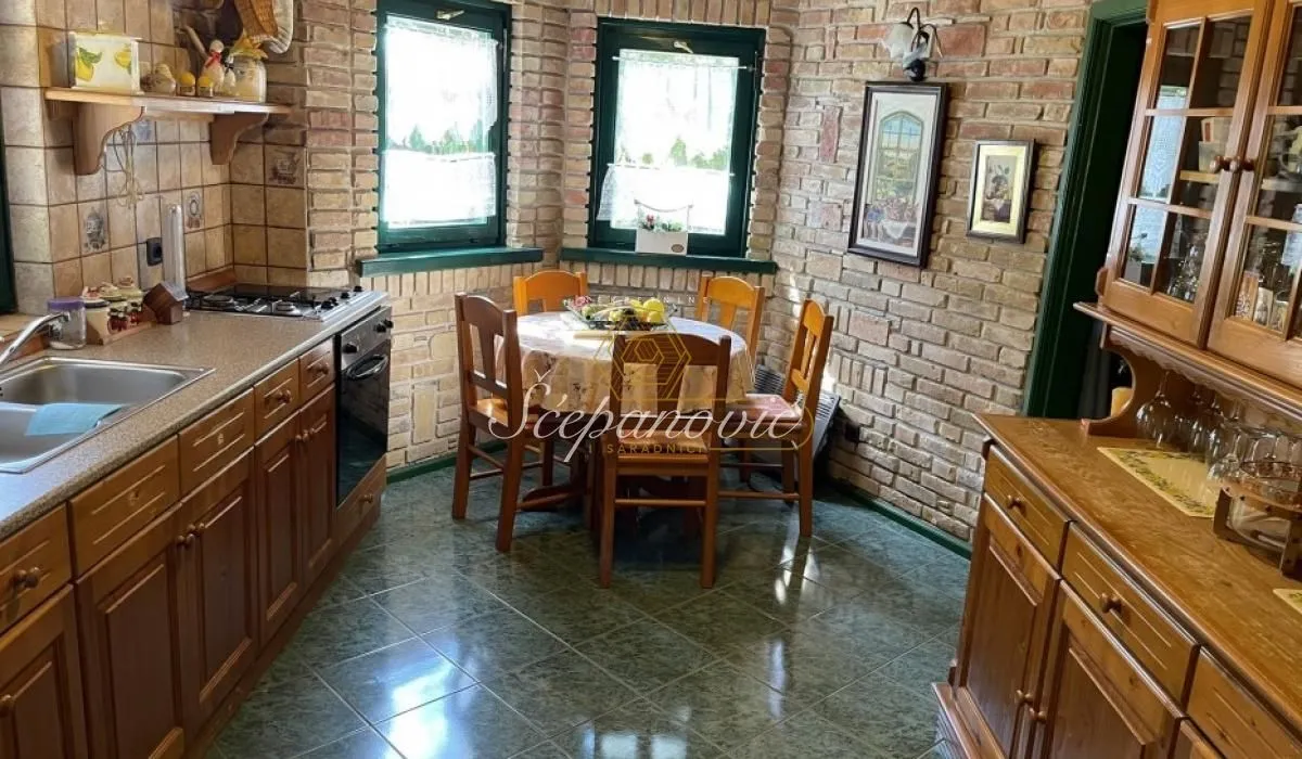 Prodaja, kuća, 202m², Sremska Kamenica, Petrovaradin