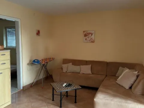 Izdavanje, kuća, 200m², Dobre Vode, Bar - image 4