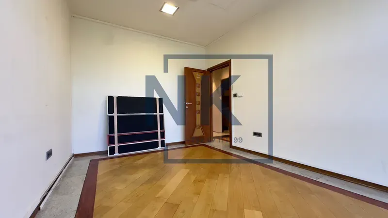 Rent, office space, 130m², Momišići, Podgorica