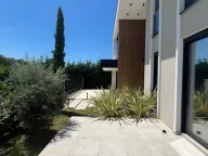 Izdavanje, kuća, 250m², Gornja Gorica, Podgorica - image 13