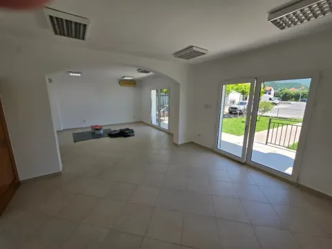 Rent, office space, 90m², Zlatica, Podgorica