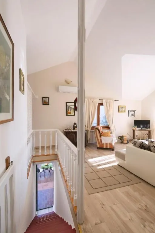 Izdavanje, dvosoban stan, 85m², Budva, Crna Gora