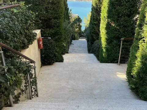 Prodaja, dvosoban stan, 178m², Budva, Crna Gora - image 2