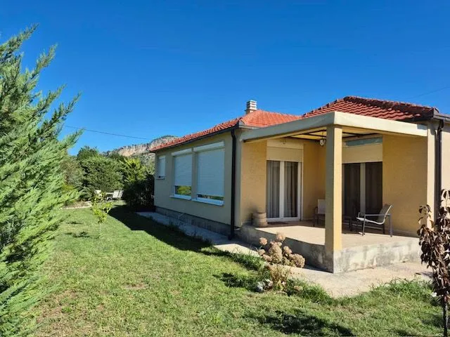 Rent, house, 157m², Tološi, Podgorica