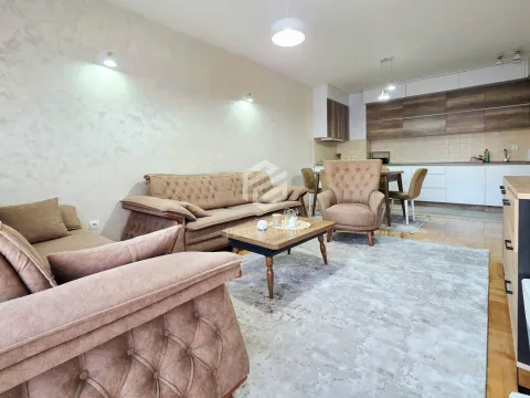 Izdavanje, dvosoban stan, 65m², Stari Aerodrom, Podgorica - image 4