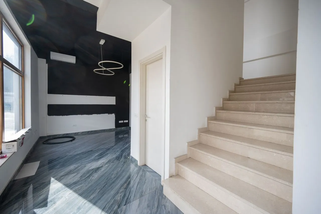 Rent, office space, 371m², Stari Aerodrom, Podgorica