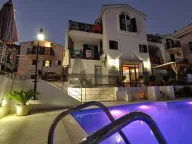 Sale, hospitality venue, 755m², Petrovac, Budva - image 1