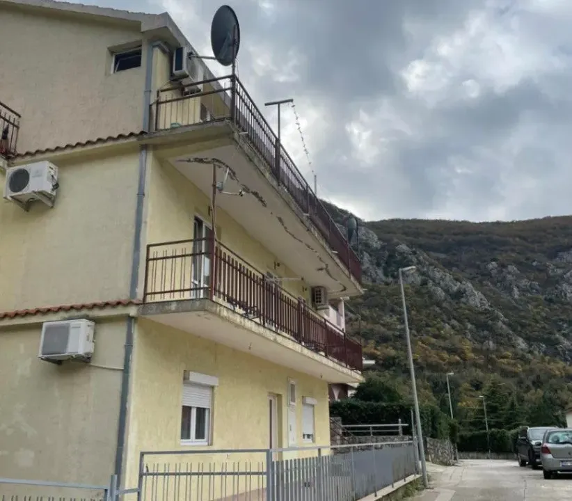 Prodaja, kuća, 300m², Škaljari, Kotor
