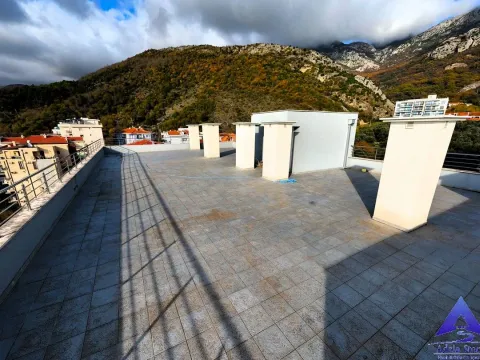 Prodaja, trosoban stan, 184m², Bečići, Budva - image 11