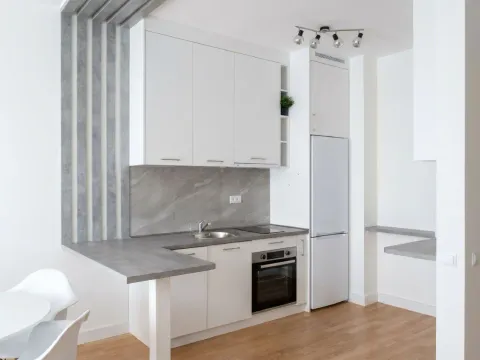 Rent, one bedroom apartment, 47m², Bečići, Budva - image 1