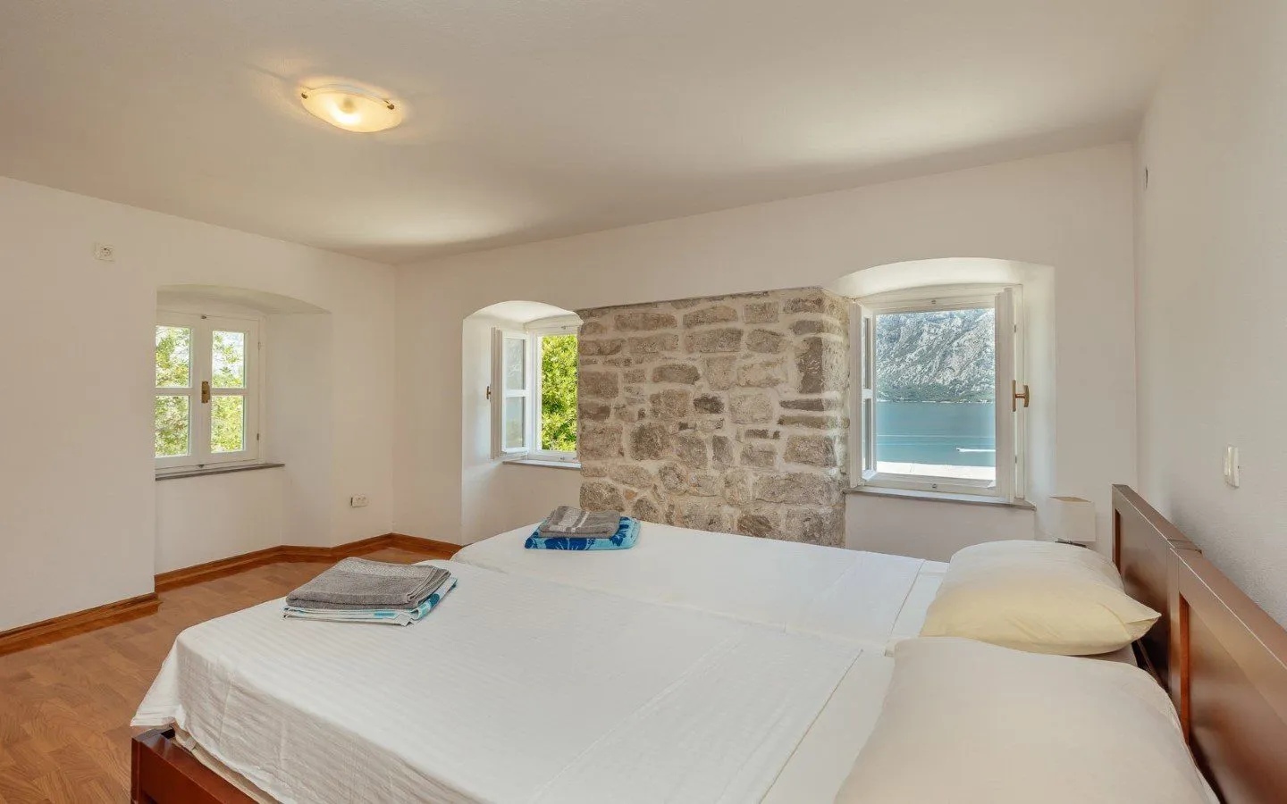 Sale, house, 800m², Prčanj, Kotor