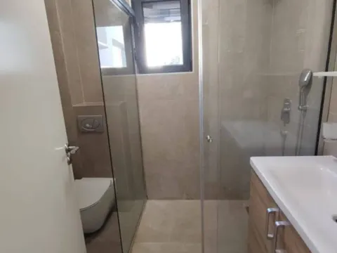 Sale, two bedroom apartment, 70m², Bečići, Budva - image 9