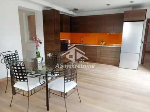 Izdavanje, četvorosoban stan, 120m², Senjak, Beograd - image 6