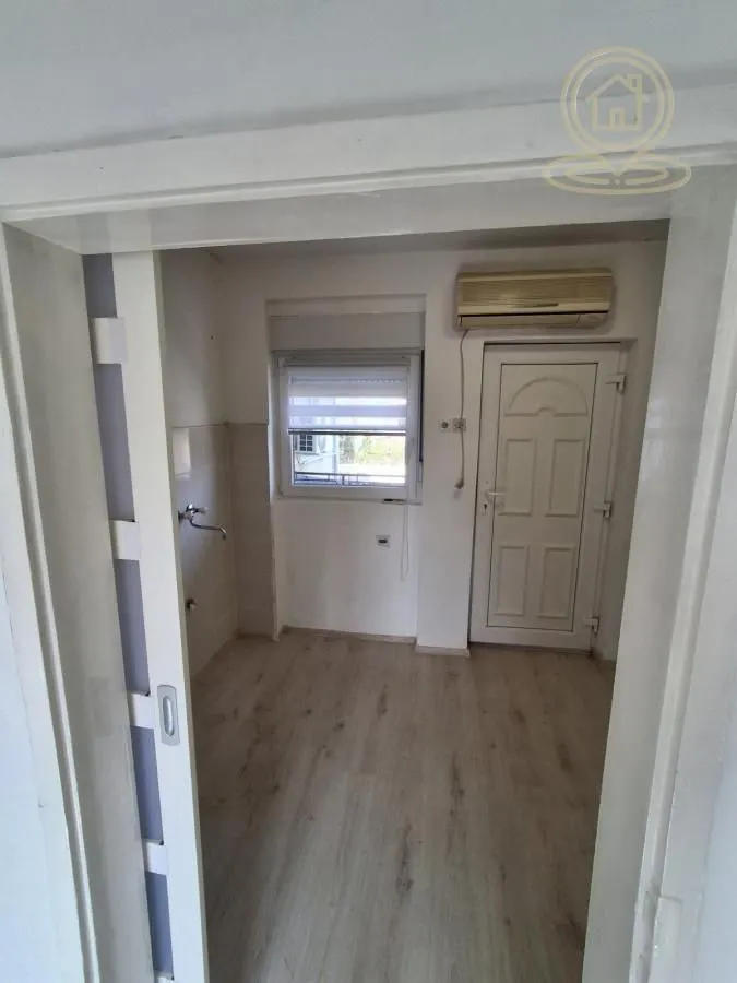 Prodaja, jednosoban stan, 28m², Podbara, Novi Sad Sve Podlokacije