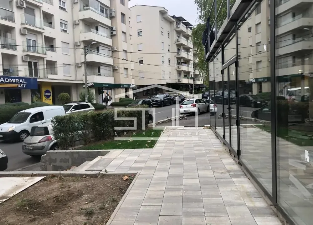 Rent, office space, 160m², Čukarica, Beograd