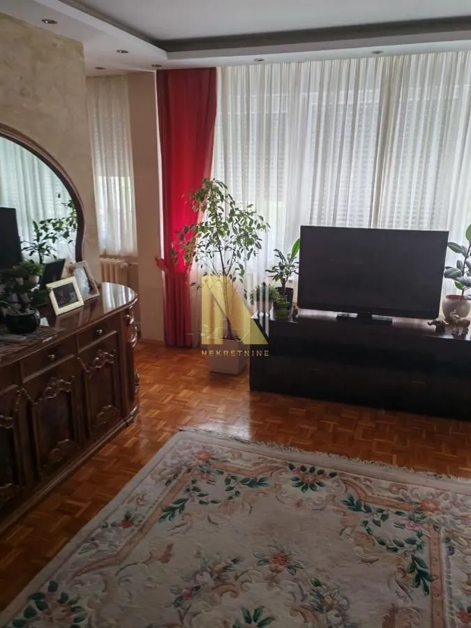 Prodaja, četvorosoban stan, 86m², Petrovaradin, Novi Sad