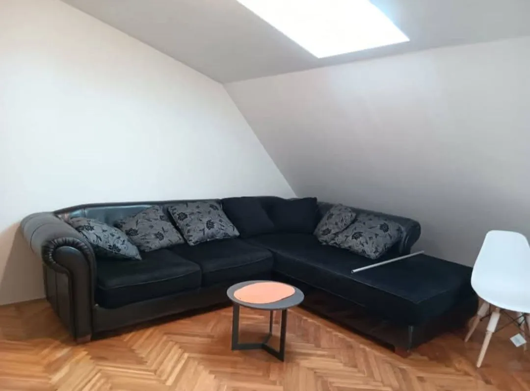Izdavanje, garsonjera, 25m², Stara Varoš, Podgorica
