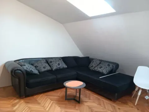 Izdavanje, garsonjera, 25m², Stara Varoš, Podgorica - image 2