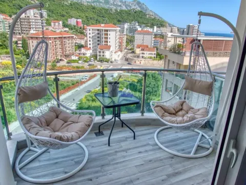 Izdavanje, jednosoban stan, 66m², Bečići, Budva