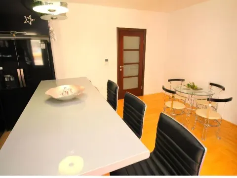 Rent, three bedroom apartment, 80m², Rozino, Budva - image 12