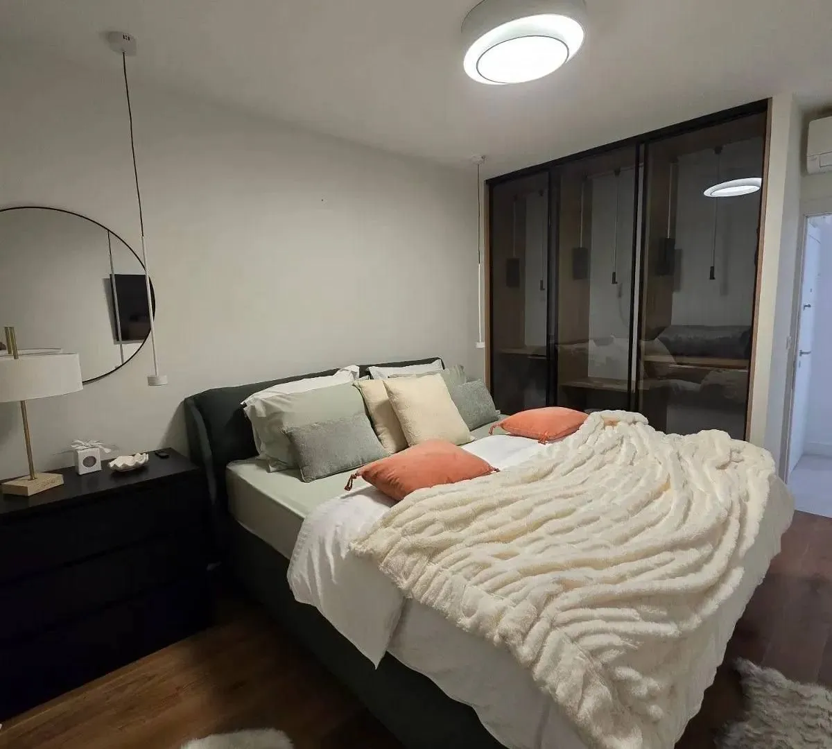 Prodaja, dvosoban stan, 70m², Centar, Tivat