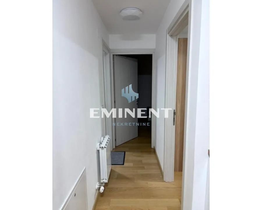 Izdavanje, stan, 65m², Vračar Sve Podlokacije, Beograd