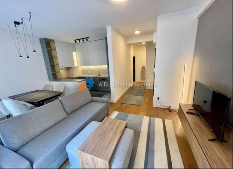 Rent, three bedroom apartment, 60m², Vračar Sve Podlokacije, Beograd