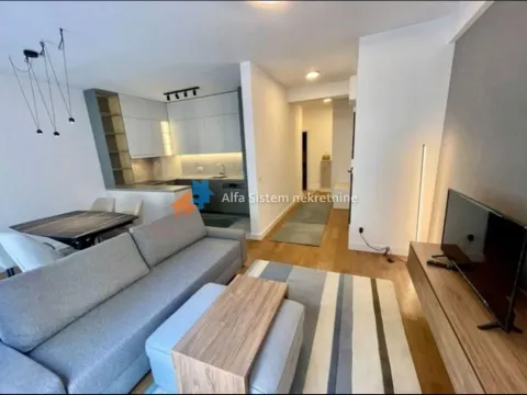 Rent, three bedroom apartment, 60m², Vračar Sve Podlokacije, Beograd - image 1