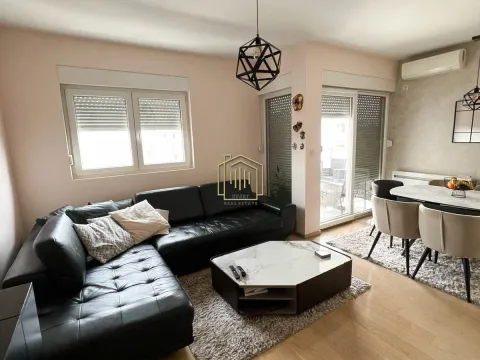 Prodaja, jednosoban stan, 53m², City Kvart, Podgorica - image 1