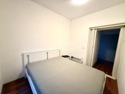 Rent, two bedroom apartment, 74m², Južni Bulevar, Vračar Sve Podlokacije - image 9