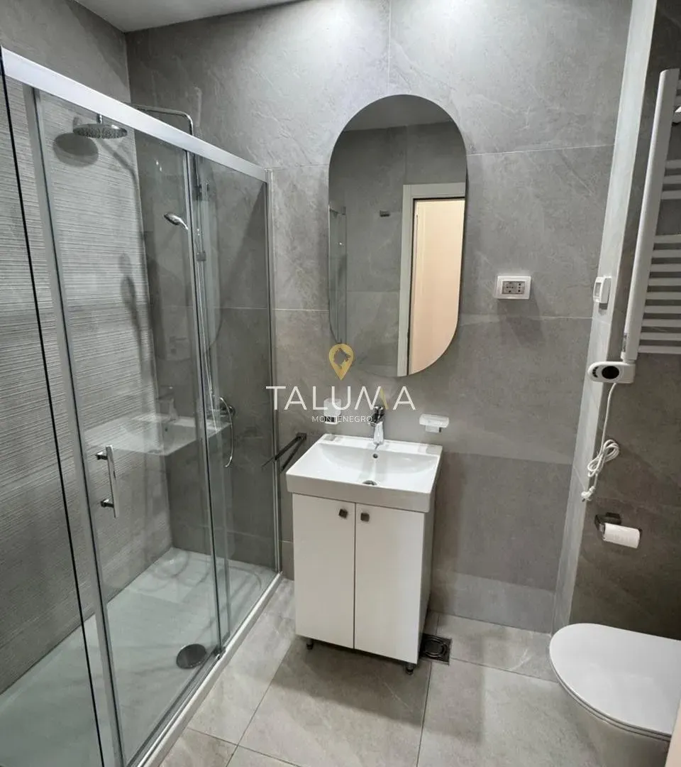Rent, three bedroom apartment, 95m², City Kvart, Podgorica