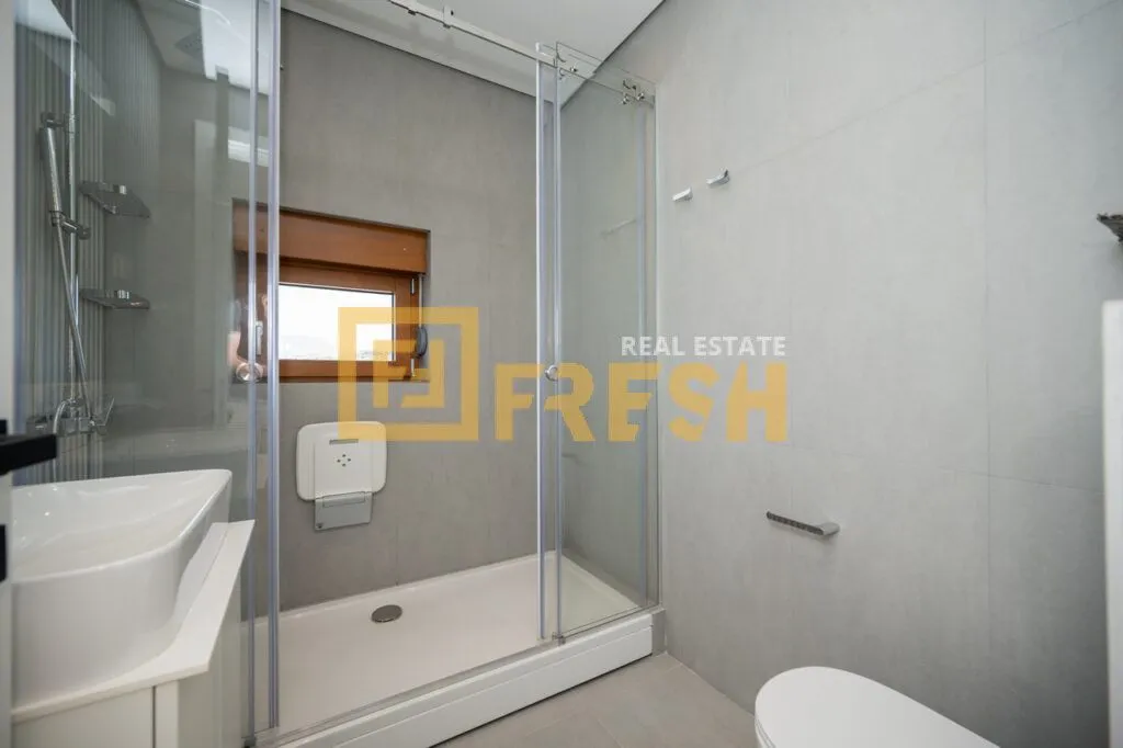 Sale, three bedroom apartment, 135m², Master Kvart, Podgorica