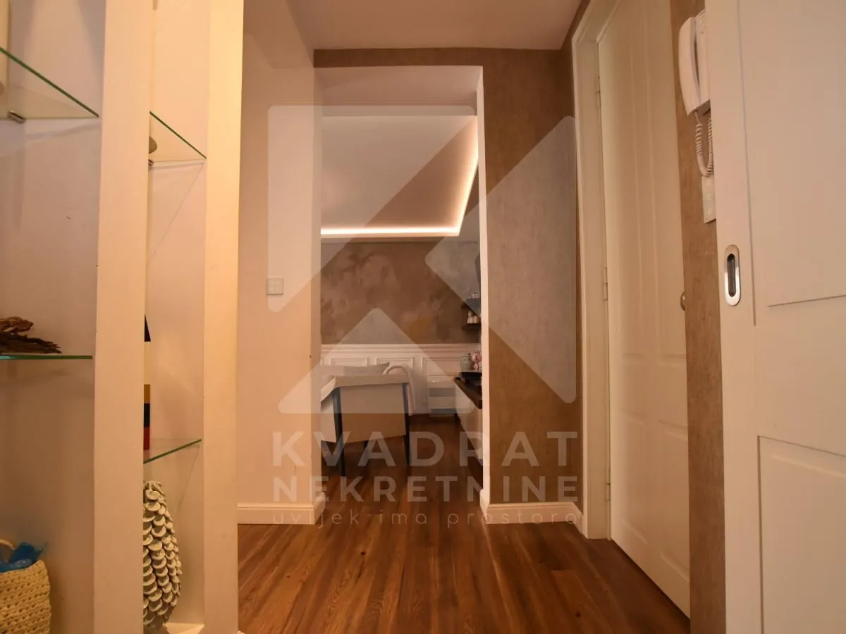 Prodaja, trosoban stan, 122m², Centar, Podgorica
