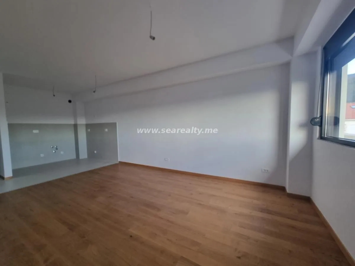 Prodaja, stan, 56m², Tivat, Crna Gora