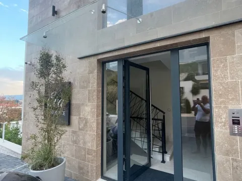 Izdavanje, trosoban stan, 159m², Gornja Lastva, Tivat - image 15