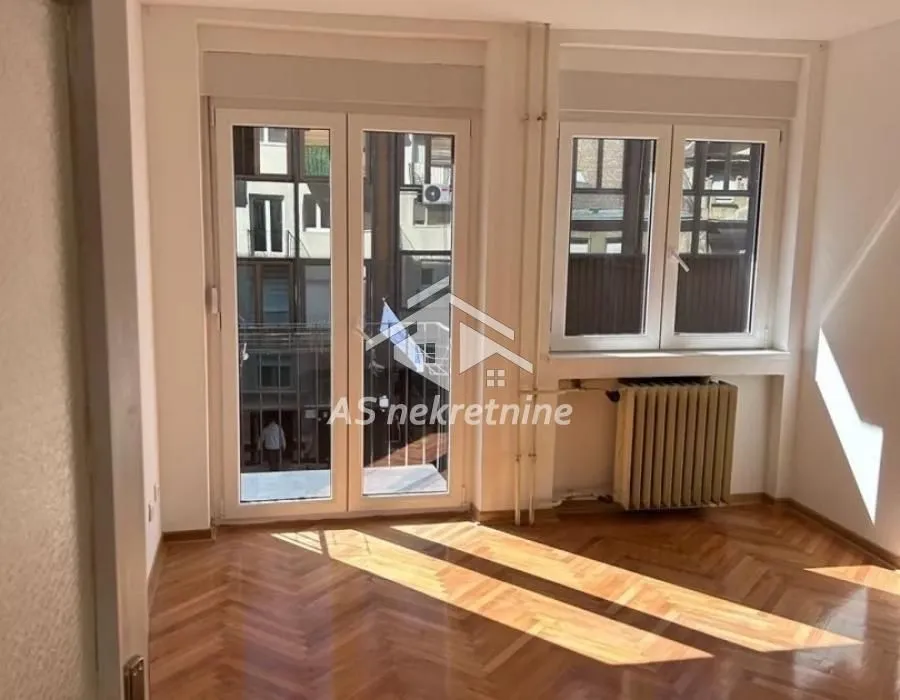 Izdavanje, stan, 78m², Stari Grad, Beograd